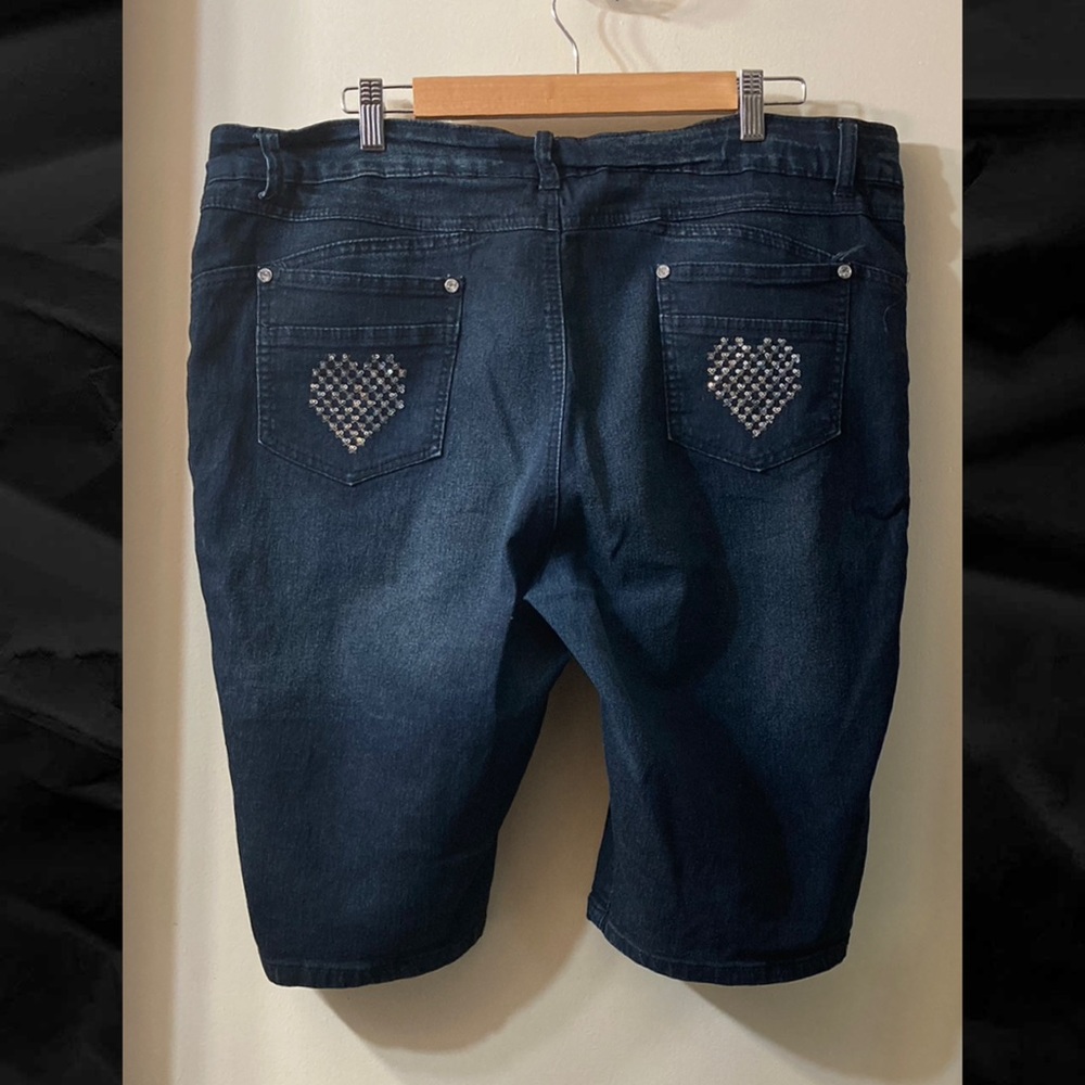 Sofia’s Jeans Sequin Hearts Pockets Dark Wash Stretch Bermuda Shorts - Size 22